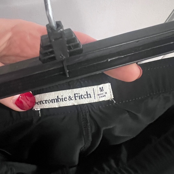 Abercrombie high rise wrap skort with rhinestone details - Picture 5 of 6